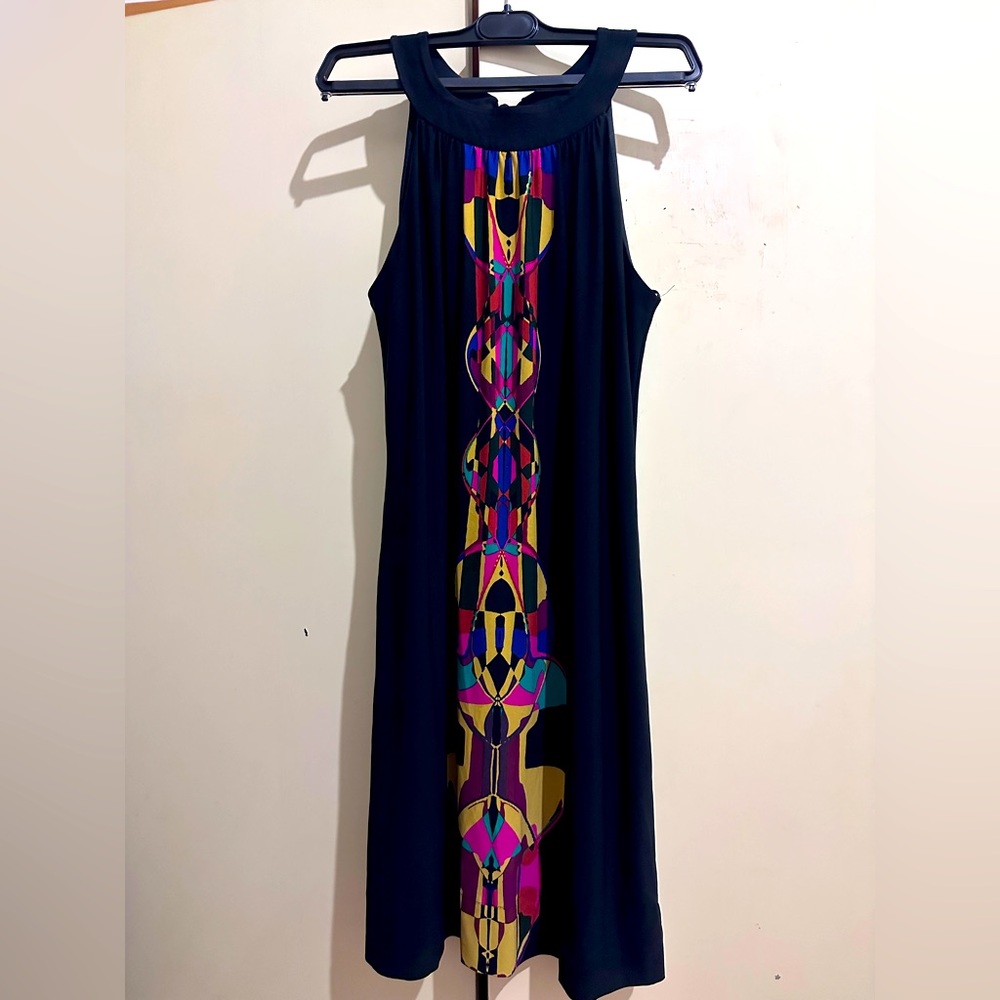 Black sleeveless lined dress with design